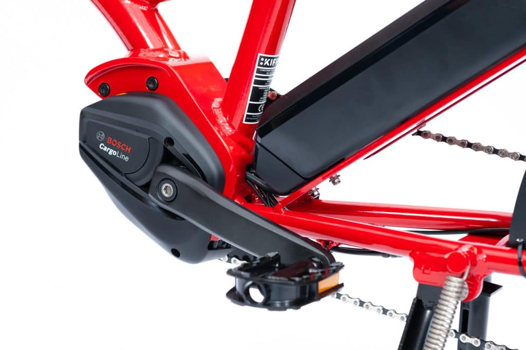 Tel qu’il est placé le moteur Bosch offre un centre de gravité assez bas et influence de manière positive le comportement du vélo