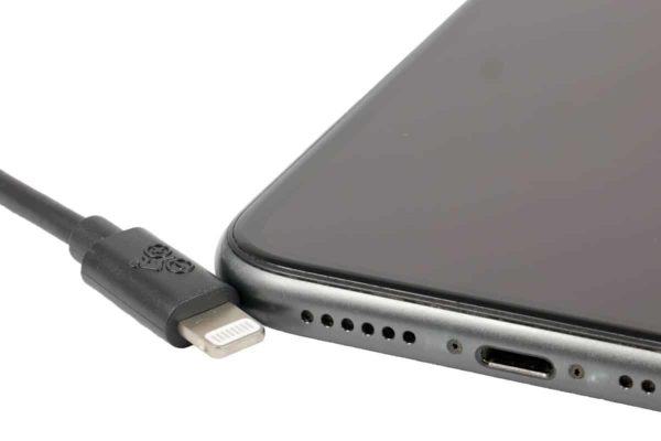 Câble de charge USB Micro A vers Apple Lightning avec Smartphone